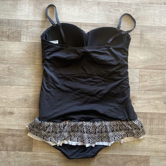 24th and Ocean Womens Size XL One Piece Swimsuit Black Geometric Padded Top - Picture 4 of 7